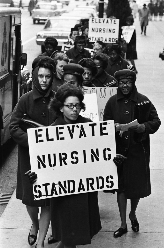 Nurses picketing at City Hall - Chicago Sun-Times