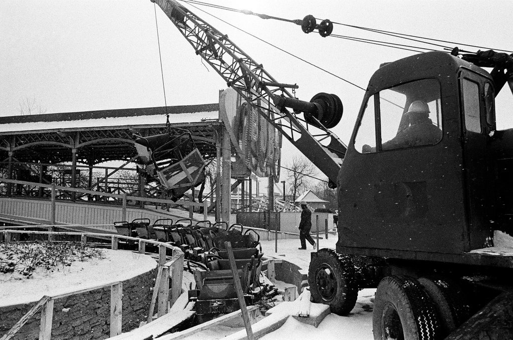 Roller coaster at Riverview Park being dismantled - Chicago Sun-Times