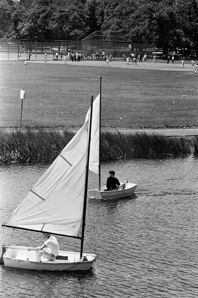 Kids sailing in Humboldt Park Lagoon - Chicago Sun-Times