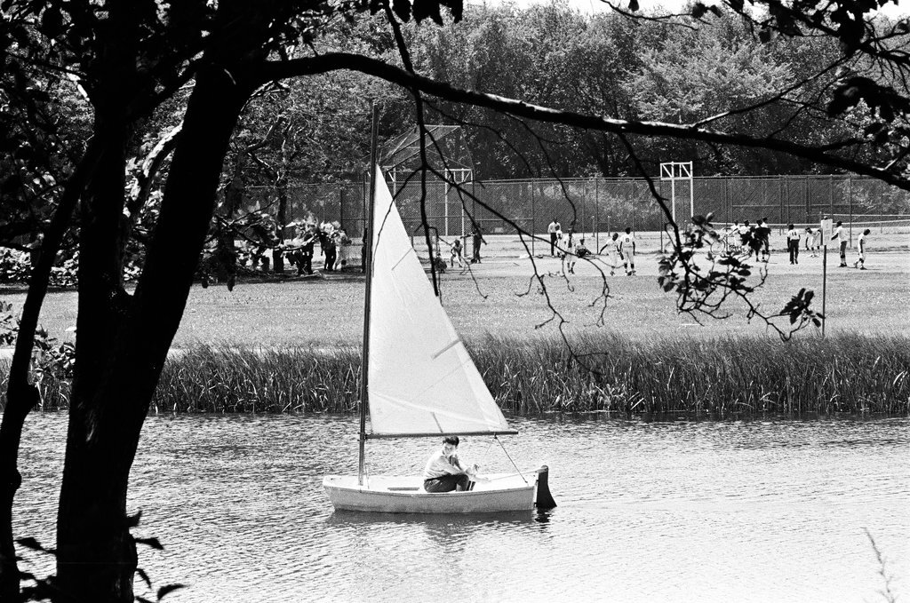 Kids sailing in Humboldt Park Lagoon - Chicago Sun-Times