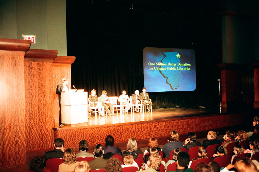 Bill Gates speaks at Library - Chicago Sun-Times