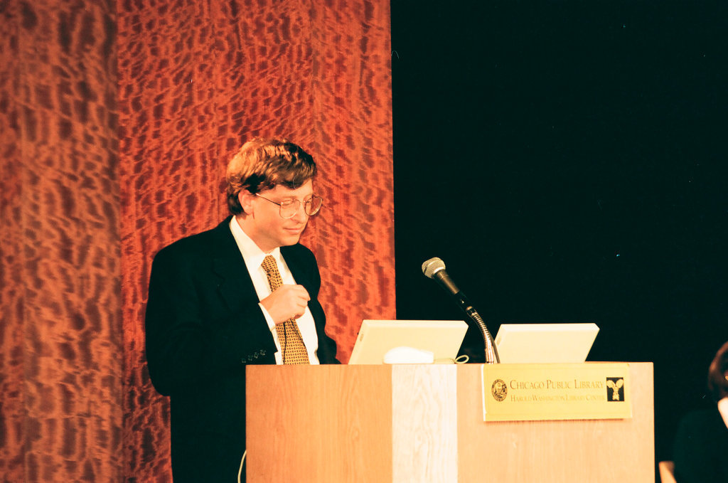 Bill Gates speaks at Library - Chicago Sun-Times