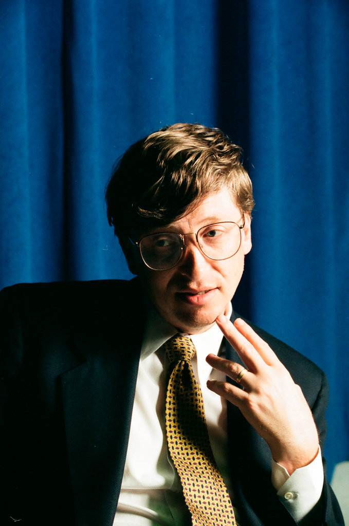 Bill Gates speaks at Library - Chicago Sun-Times