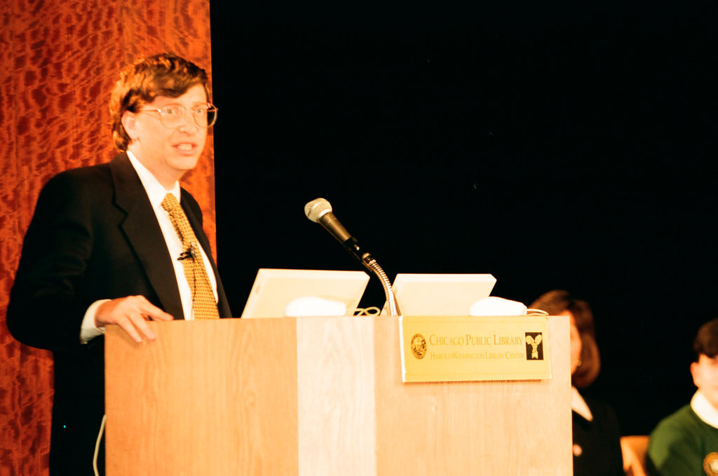 Bill Gates speaks at Library - Chicago Sun-Times