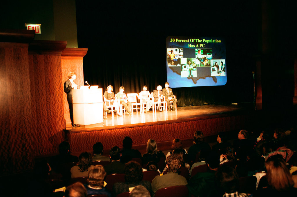 Bill Gates speaks at Library - Chicago Sun-Times