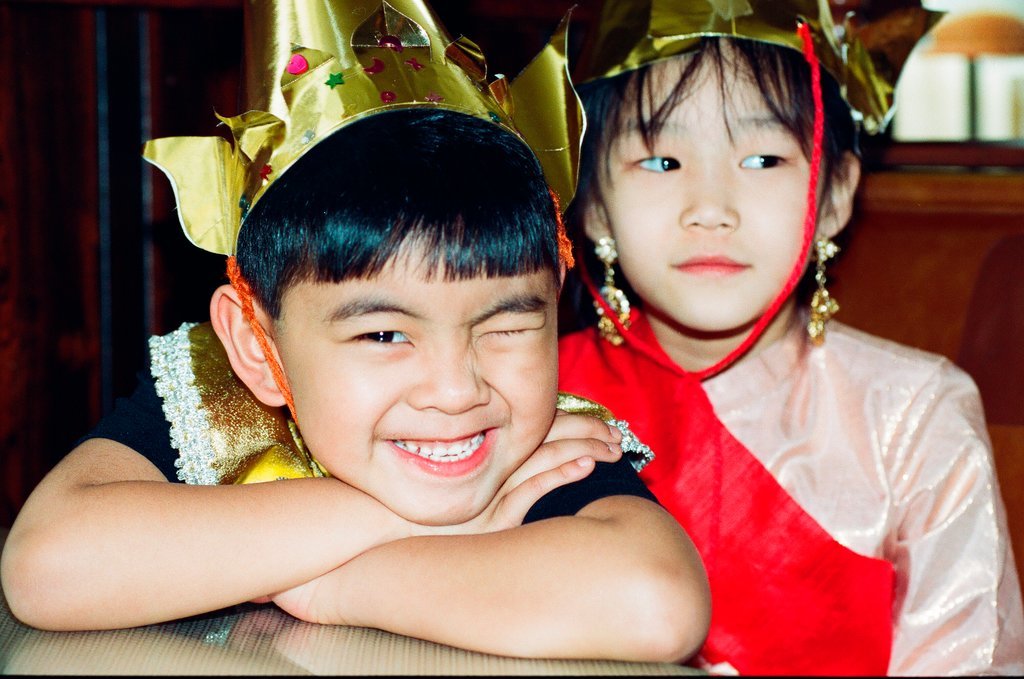 Children celebrate Thai New Year - Chicago Sun-Times
