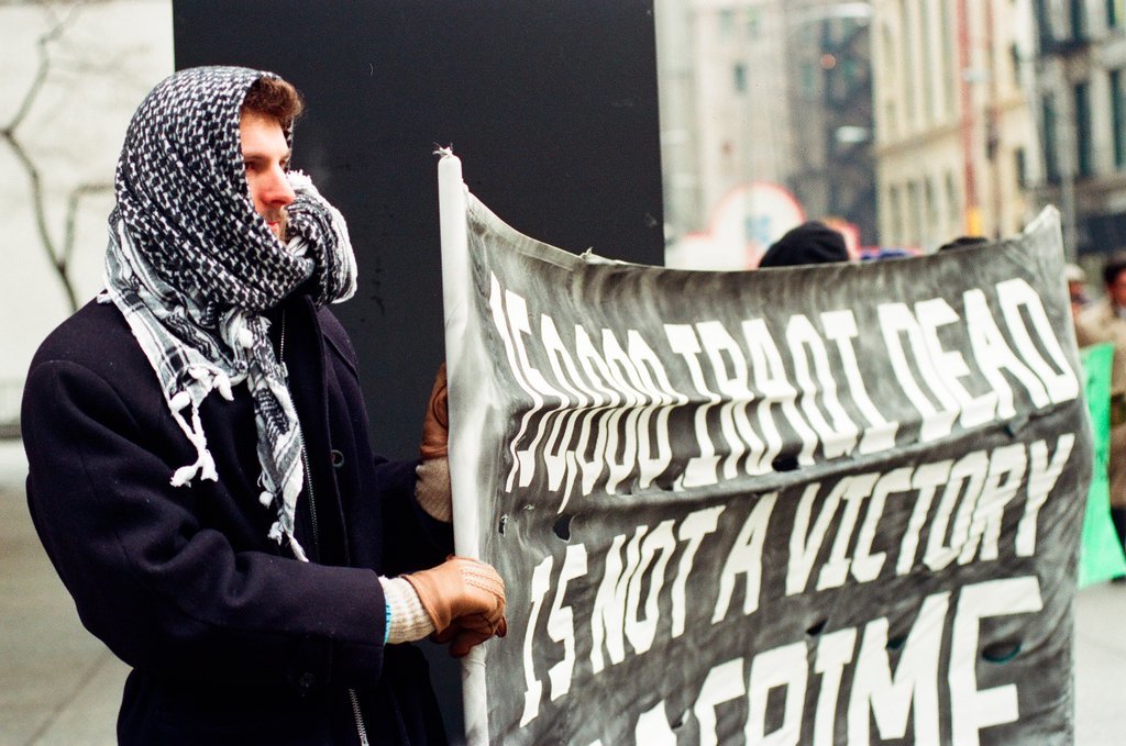 Protesters against Iraq bombing - Chicago Sun-Times