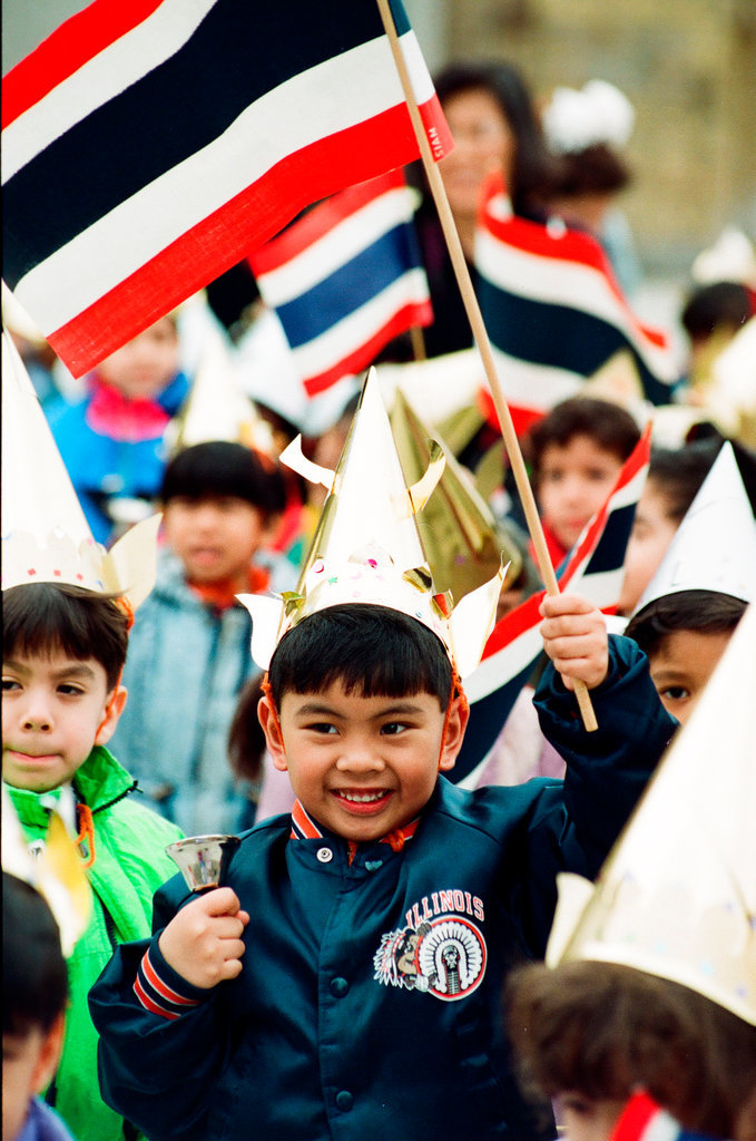 Children celebrate Thai New Year - Chicago Sun-Times