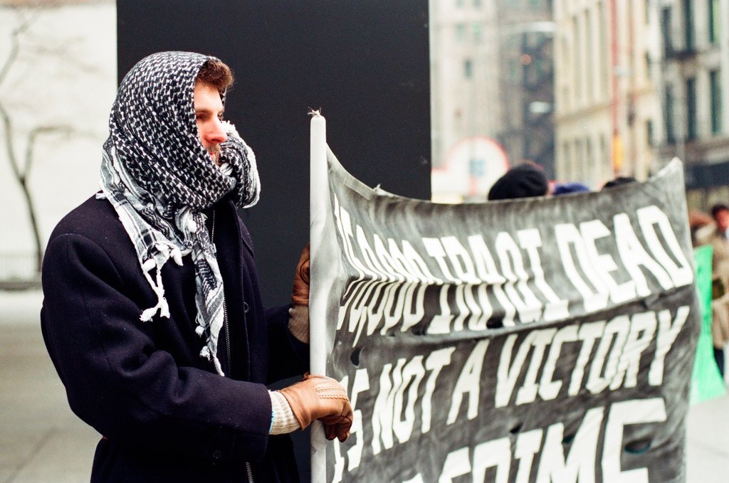 Protesters against Iraq bombing - Chicago Sun-Times
