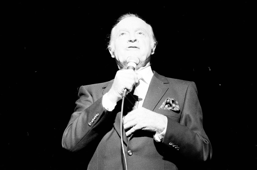 Bob Hope at Chicago Theater - Chicago Sun-Times