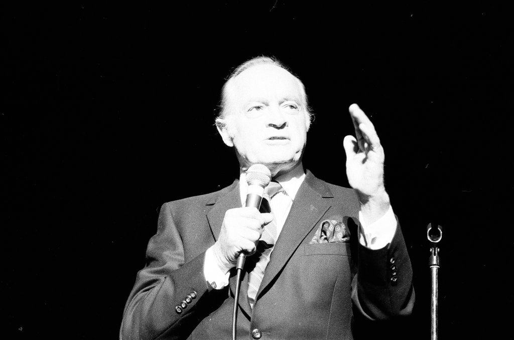 Bob Hope at Chicago Theater - Chicago Sun-Times