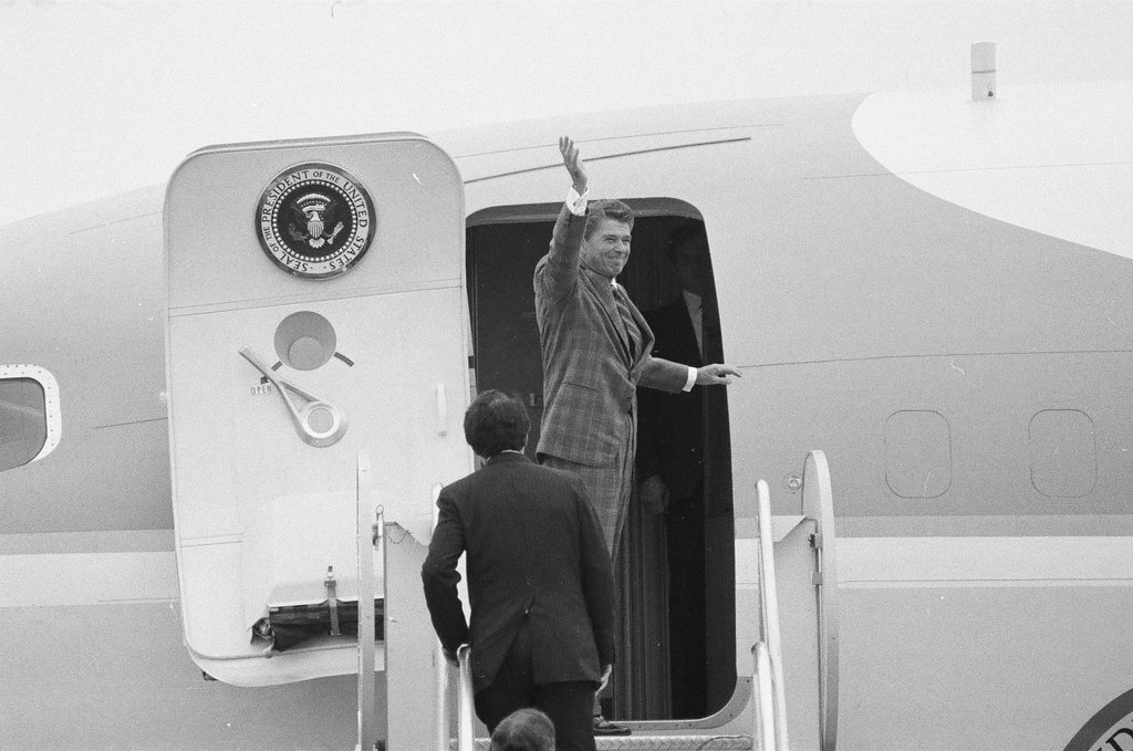 President Reagan leaves Chicago - Chicago Sun-Times