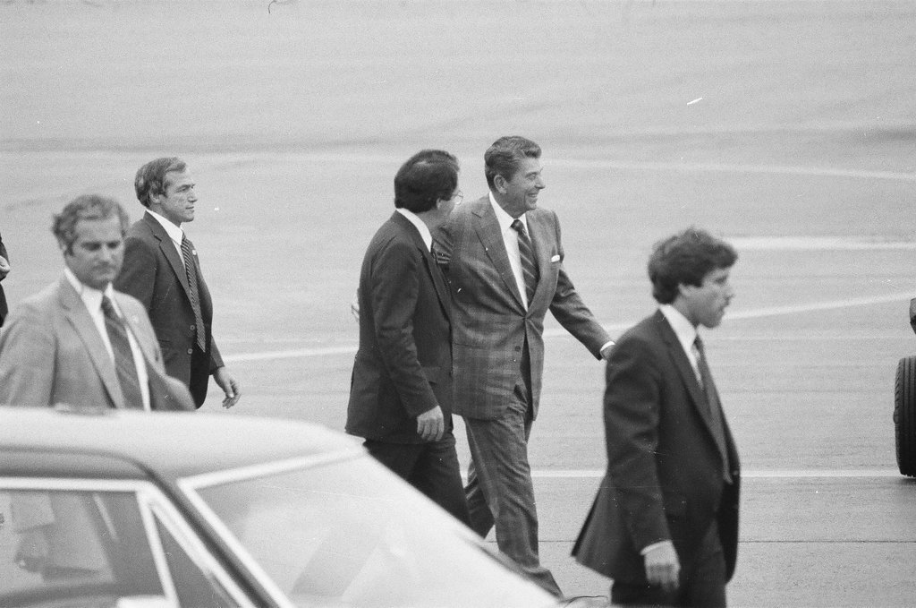 President Reagan leaves Chicago - Chicago Sun-Times
