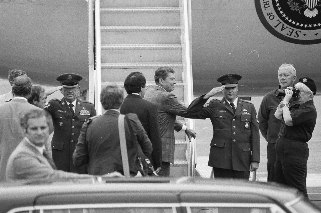 President Reagan leaves Chicago - Chicago Sun-Times