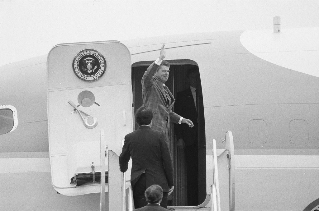 President Reagan leaves Chicago - Chicago Sun-Times