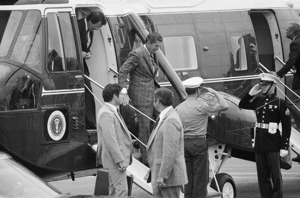 President Reagan leaves Chicago - Chicago Sun-Times
