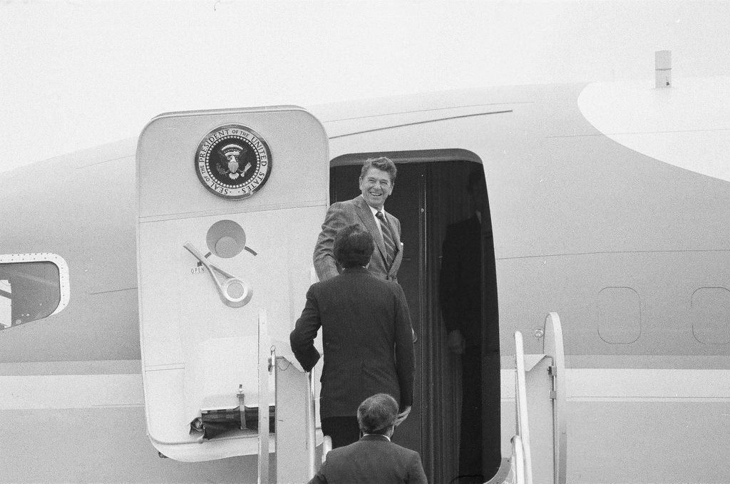 President Reagan leaves Chicago - Chicago Sun-Times