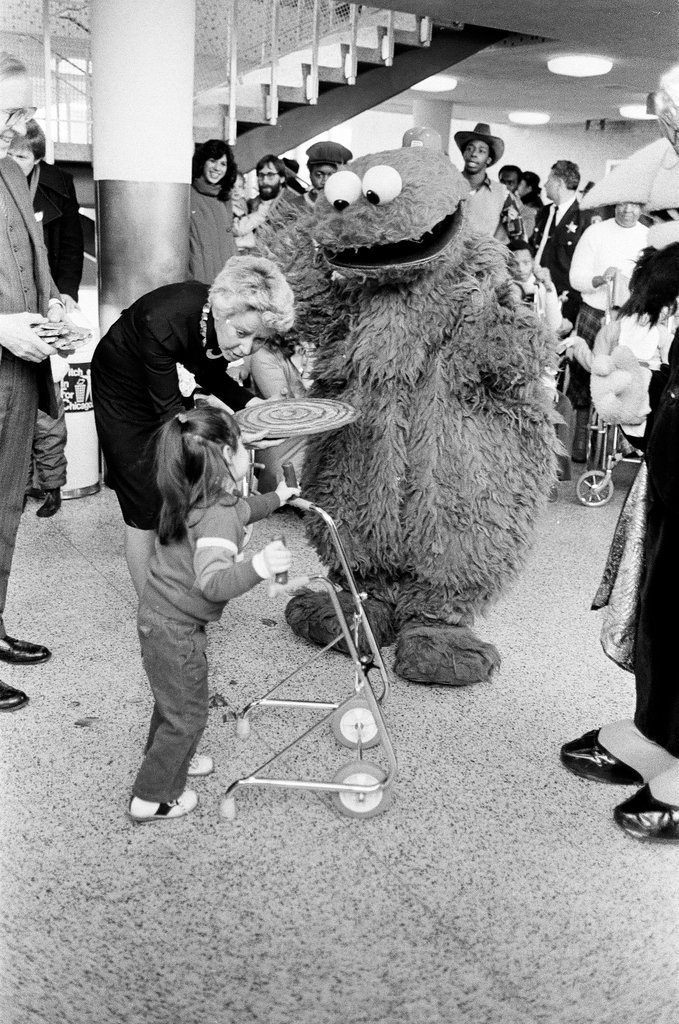 Sesame Street characters at Meigs Field - Chicago Sun-Times