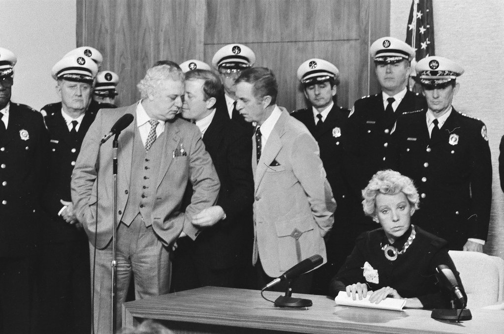 City contract with firefighters - Chicago Sun-Times