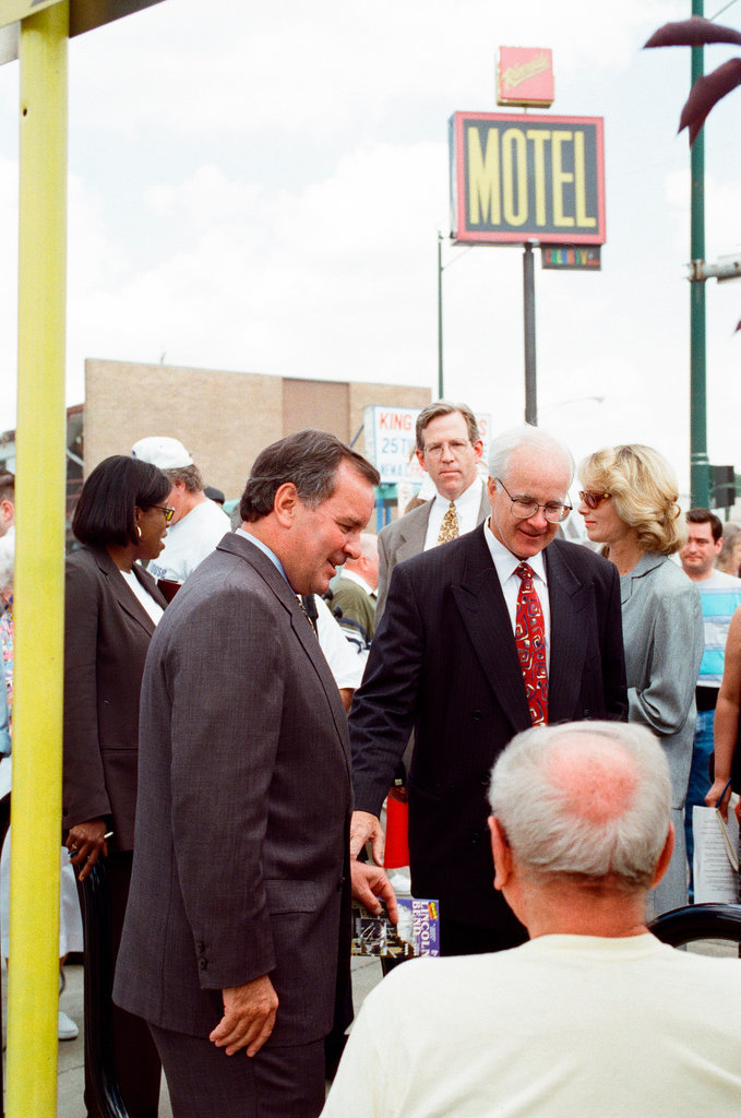 Riverside Motel demolished - Chicago Sun-Times