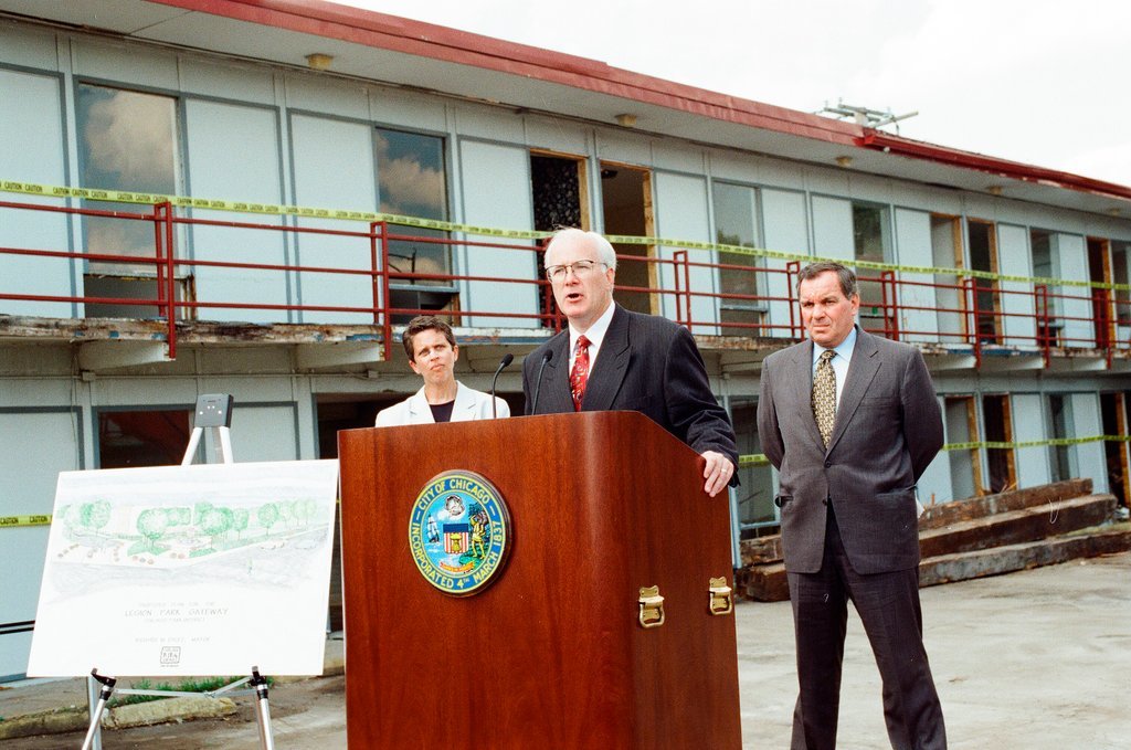 Riverside Motel demolished - Chicago Sun-Times