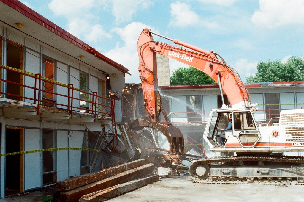 Riverside Motel demolished - Chicago Sun-Times