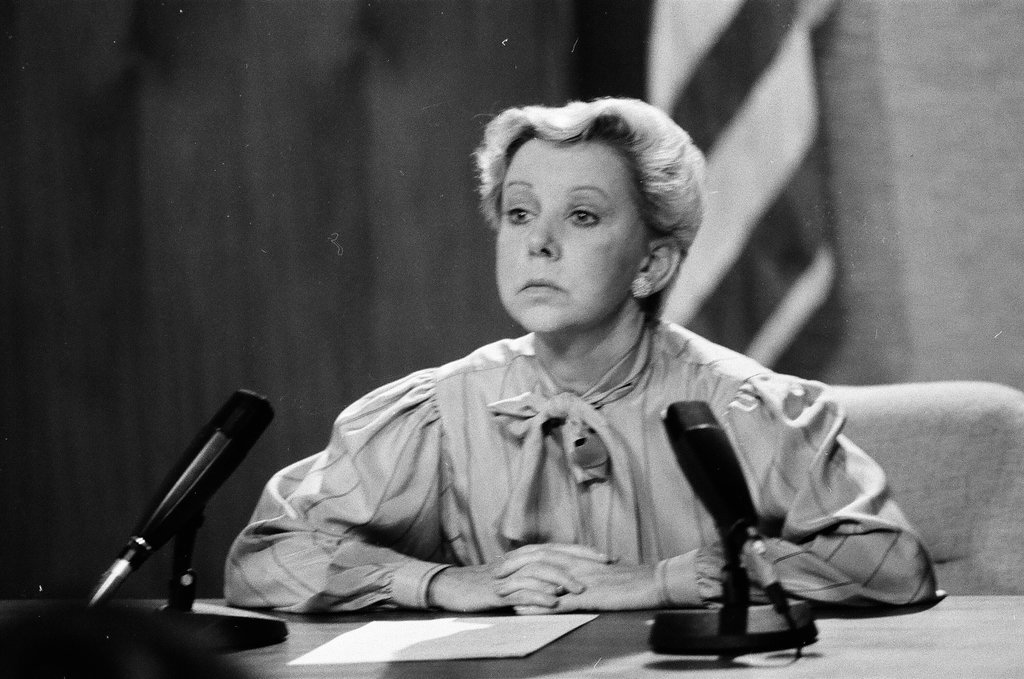 Jane Byrne O'Hare press conference - Jarvinen for Chicago Sun-Times