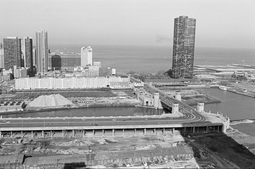 Straightening out Lake Shore Drive S-curve - Phil Velasquez for Chicago Sun-Times