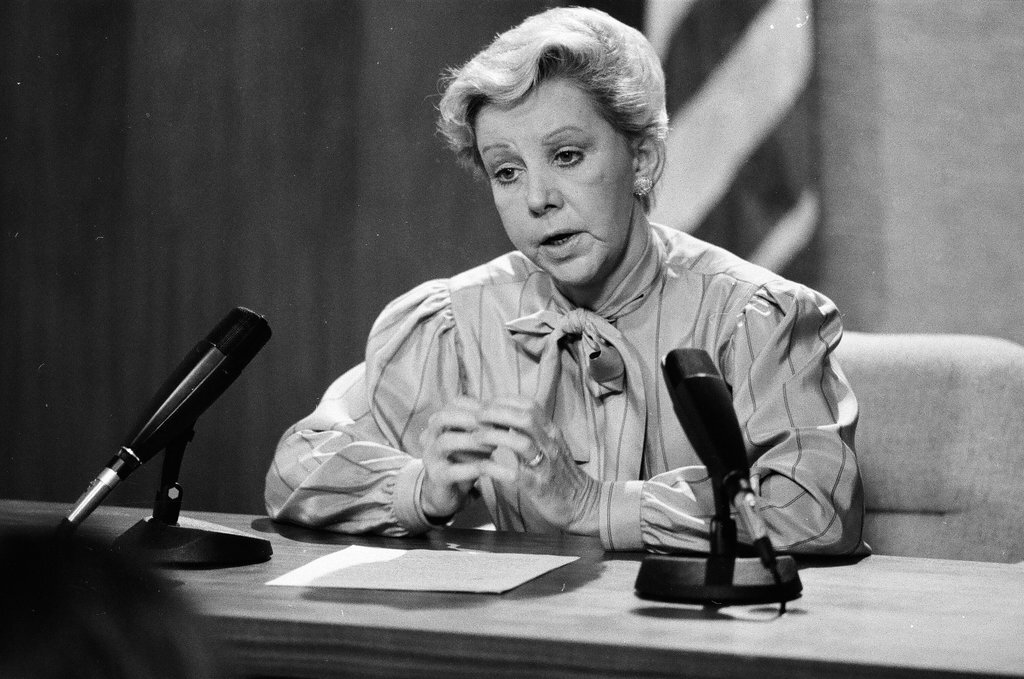Jane Byrne O'Hare press conference - Jarvinen for Chicago Sun-Times