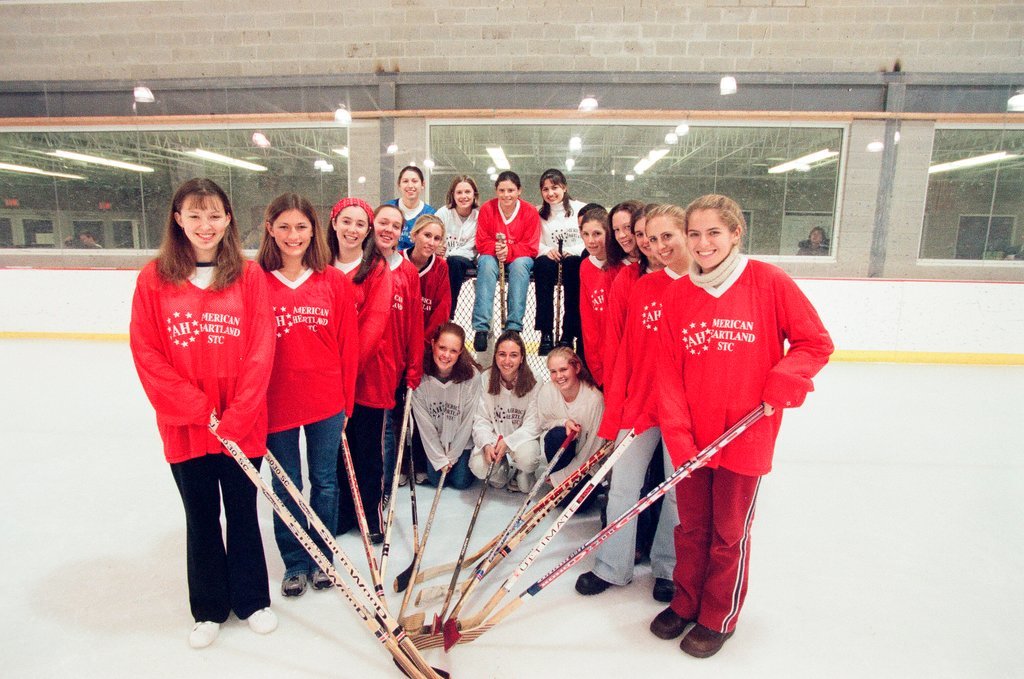 Latin School girls ice hockey - Chicago Sun-Times