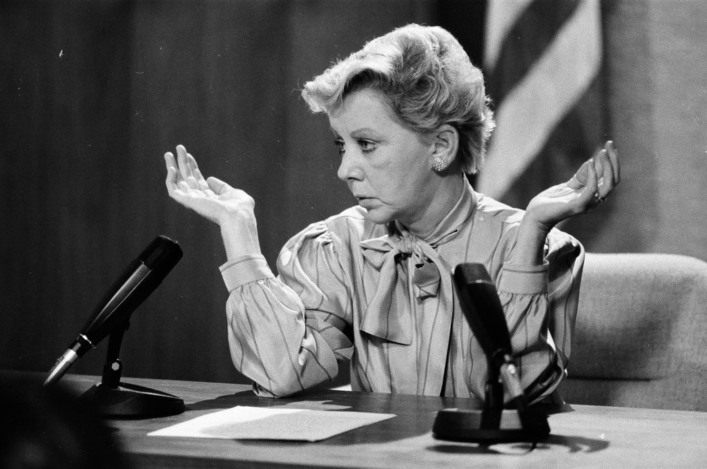Jane Byrne O'Hare press conference - Jarvinen for Chicago Sun-Times