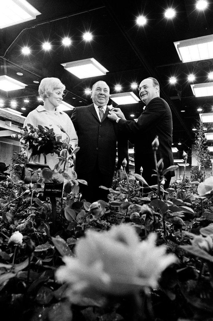 Mayor Daley tours Flower Show - Chicago Sun-Times