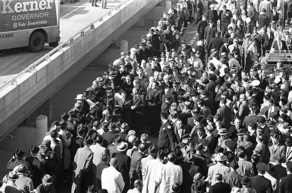 Southwest Expressway opens - Chicago Sun-Times