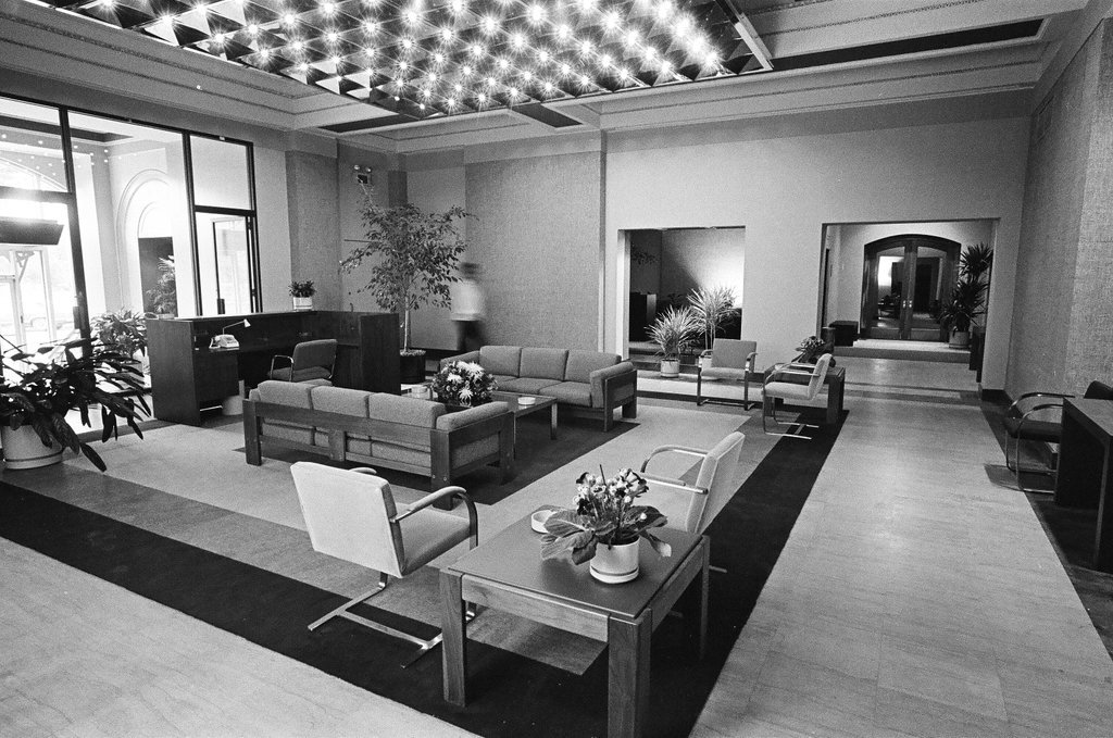 Hampton House condo building - Chicago Sun-Times