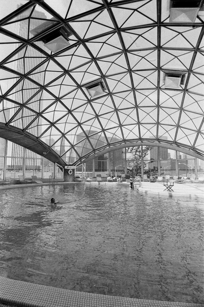 Outer Drive East swimming pool - Chicago Sun-Times