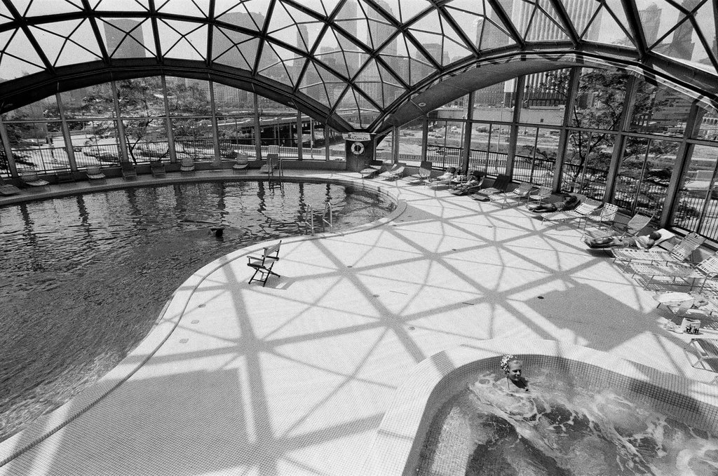 Outer Drive East swimming pool - Chicago Sun-Times
