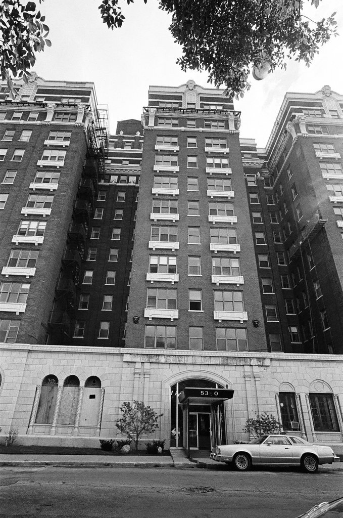 Hampton House condo building - Chicago Sun-Times