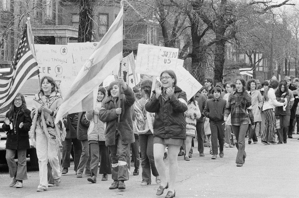 Israel Freedom Festival parade in Hyde Park - Chicago Sun-Times