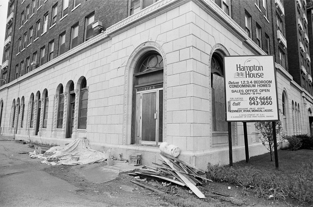 Hampton House condo building - Chicago Sun-Times