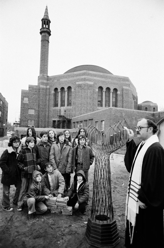 Rabbi Goren at KAM Isaiah Israel Congregation - Chicago Sun-Times