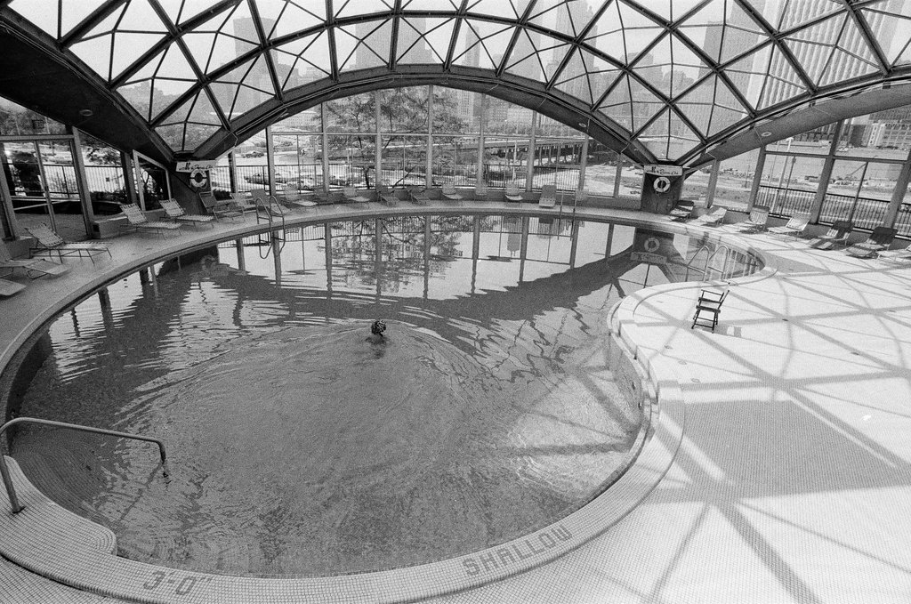 Outer Drive East swimming pool - Chicago Sun-Times
