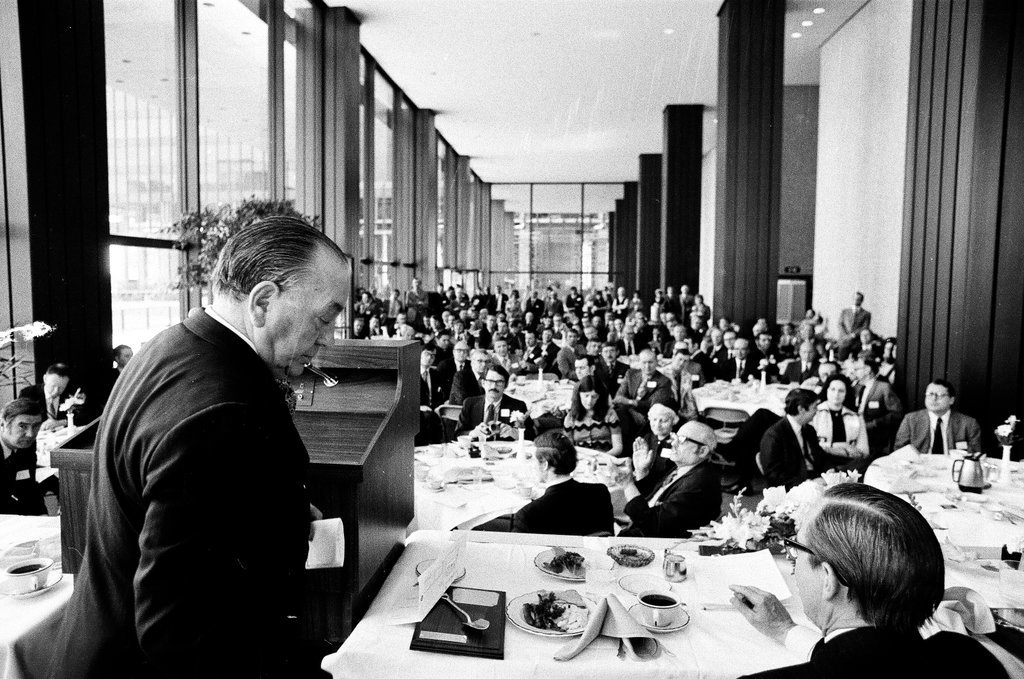 Mayor Daley at new Hyatt Regency - Chicago Sun-Times