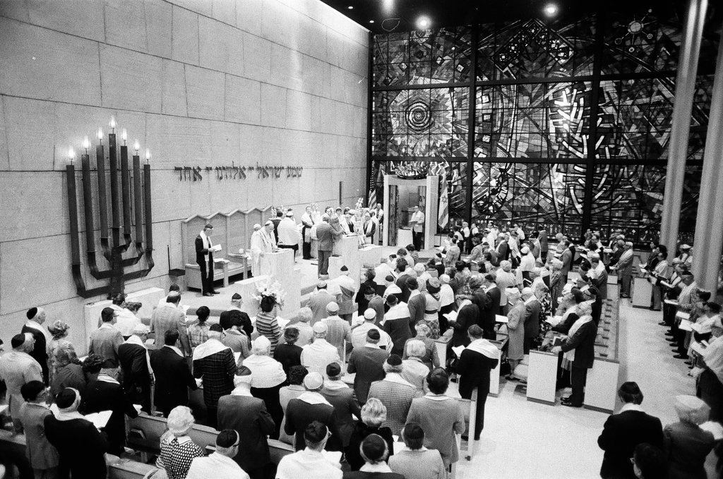 Yom Kippur services at Chicago Loop Synagogue - Chicago Sun-Times