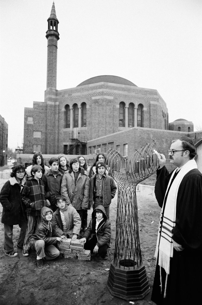 Rabbi Goren at KAM Isaiah Israel Congregation - Chicago Sun-Times