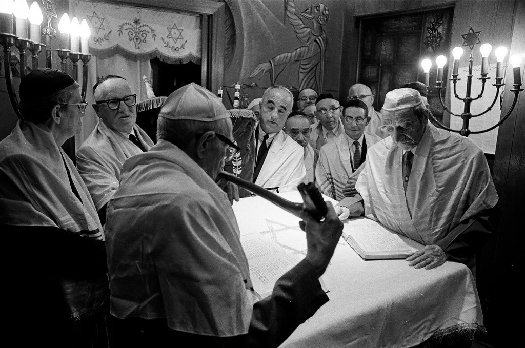 Yom Kippur / Rosh Hashanah celebration - Chicago Sun-Times
