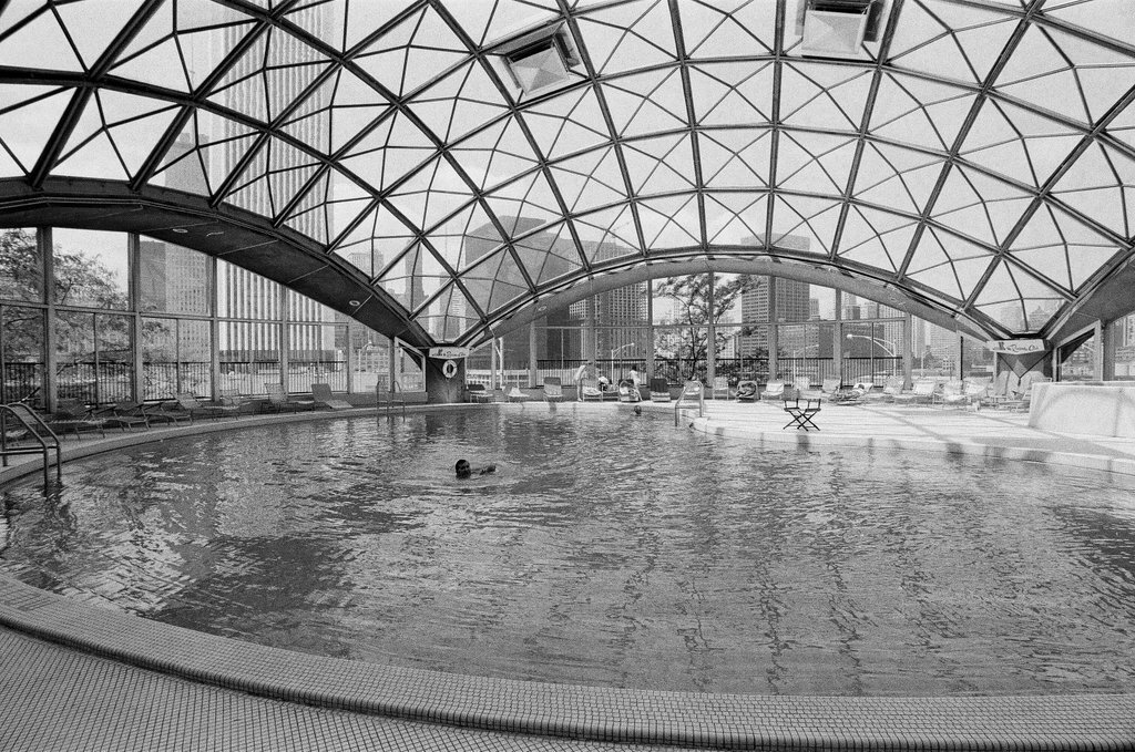 Outer Drive East swimming pool - Chicago Sun-Times