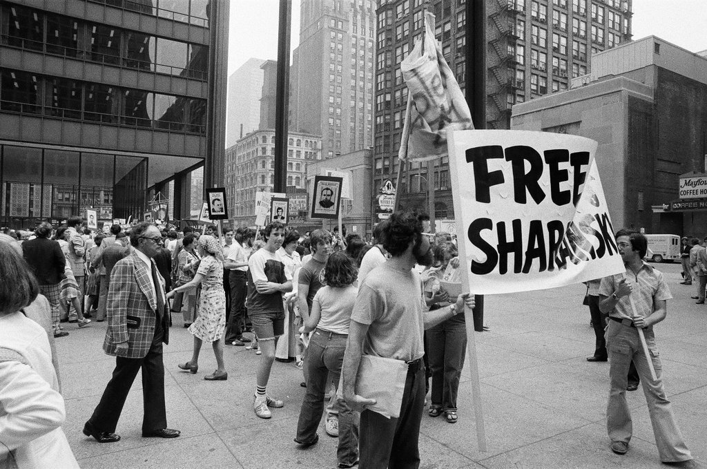 Jewish demonstrators march in the Loop - Chicago Sun-Times