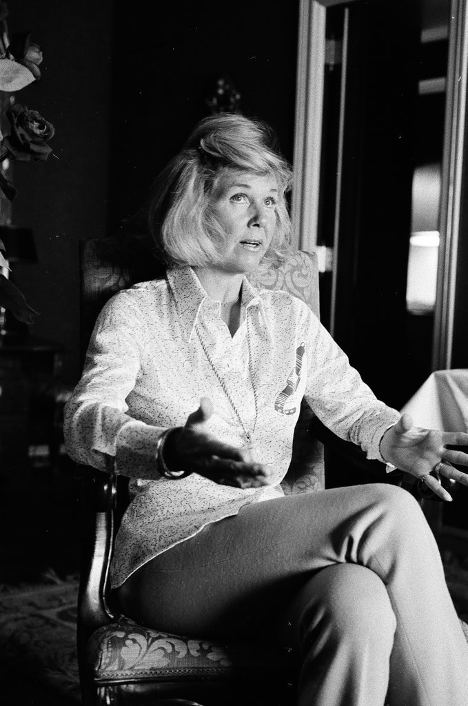 Doris Day at Drake Hotel - Peters (Clarence or Pete) for Chicago Sun-Times
