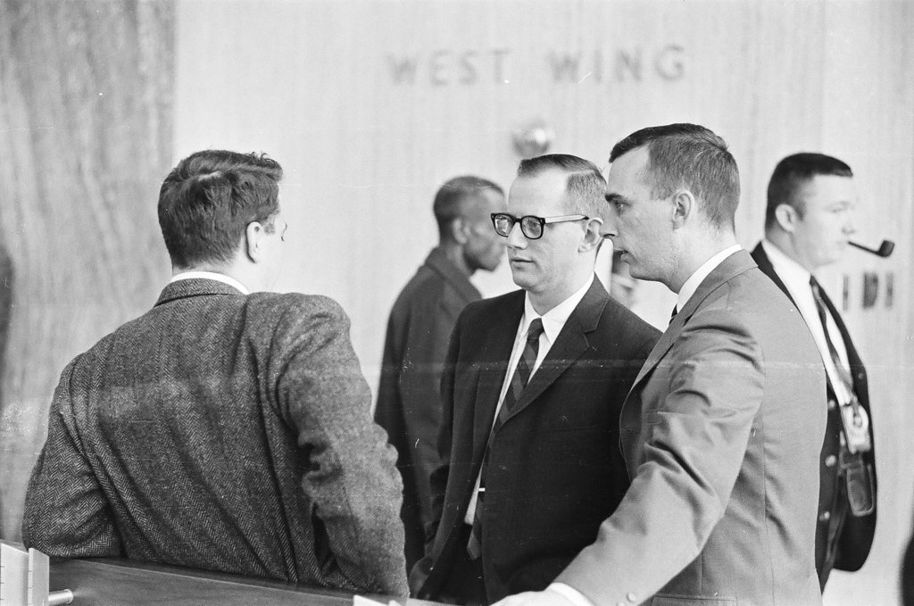 People arrive for Richard Speck trial - Jack Dykinga for Chicago Sun-Times