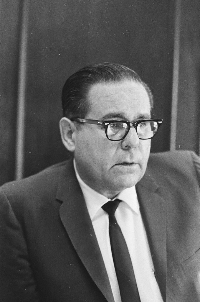 Statesville warden awaits arrival of Richard Speck - Henry Herr Gill for Chicago Sun-Times